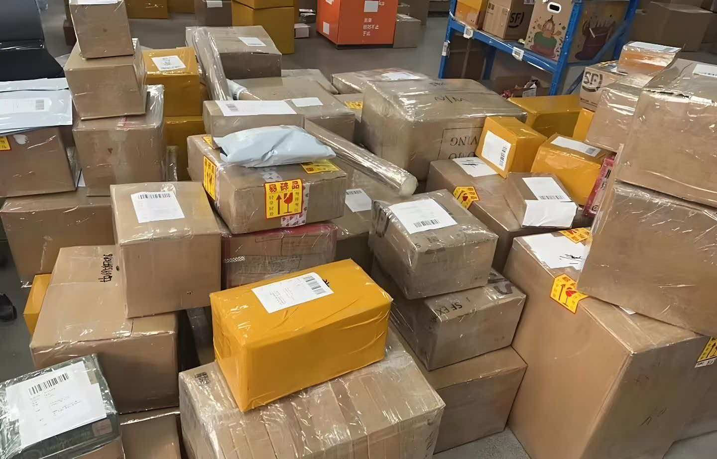 留学生个人物品邮寄到英国：双清包税专线服务详解